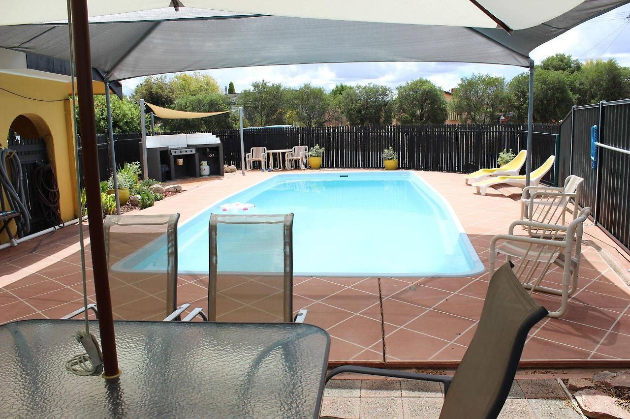 Twin Swans Motel Inverell Εξωτερικό φωτογραφία